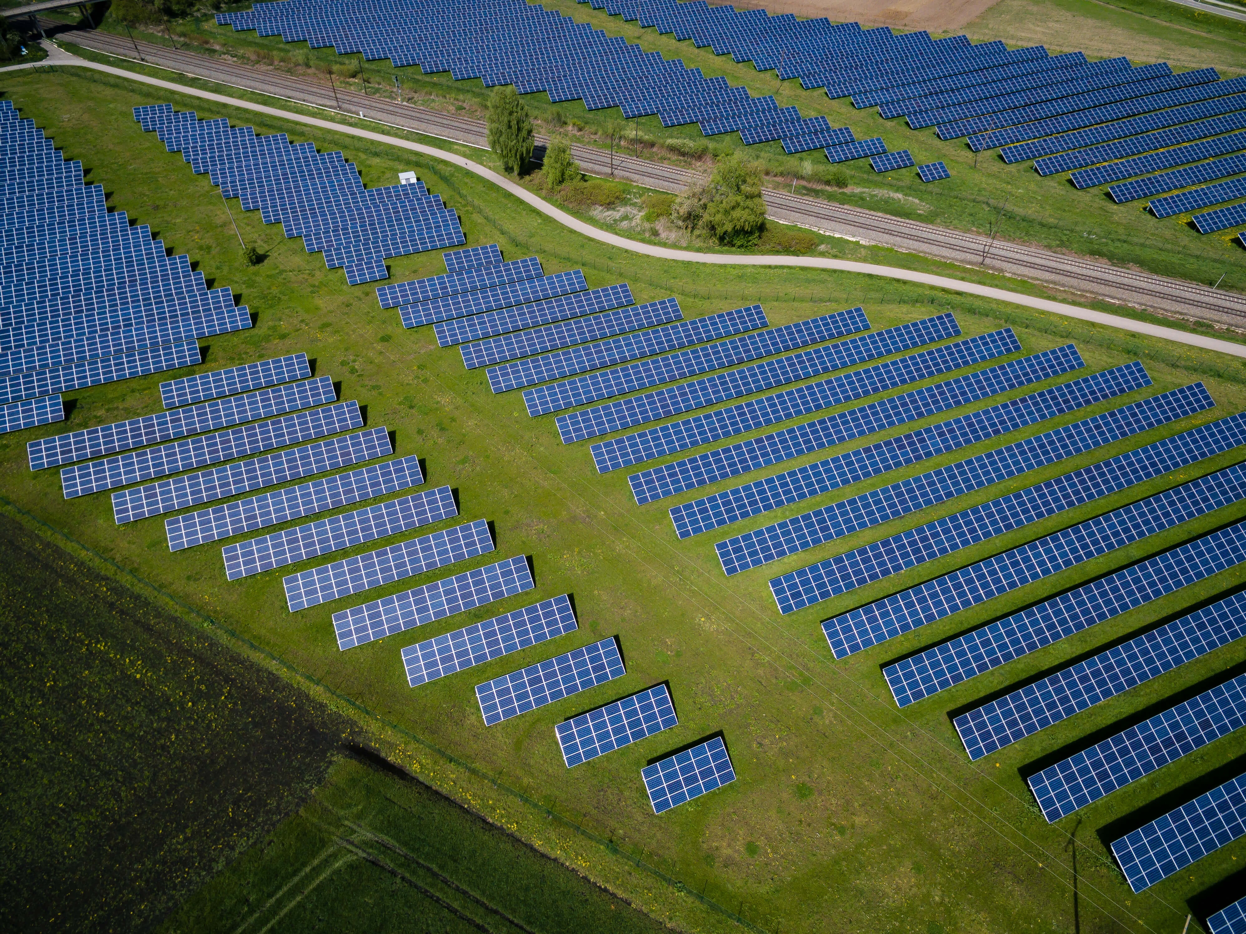 Solar farm from above - Transform Net-Zero